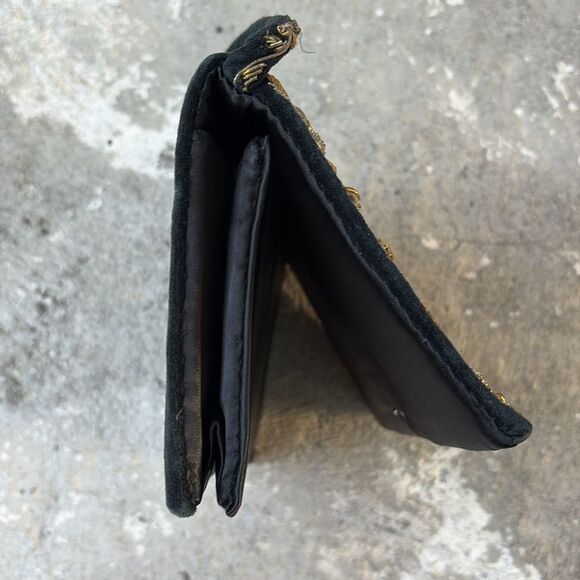 Vintage embroidered with metallic satin evening bag - Picture 2 of 10